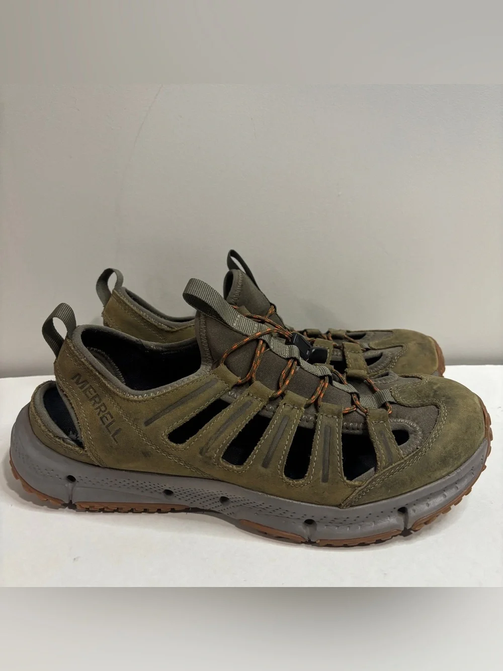 MERRELL Hydrotrekker Water Sandal Men’s 9 Seal Brown Distressed Leather Hiking
